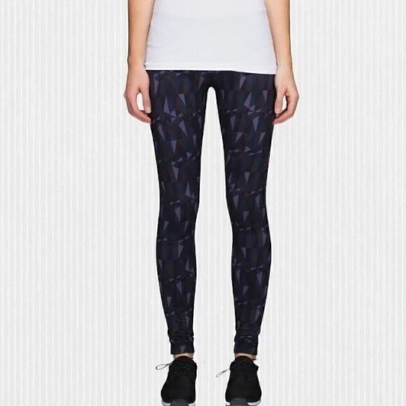 Size 2 Lululemon Stained Glass Wonder Under Pants - Picture 1 of 5